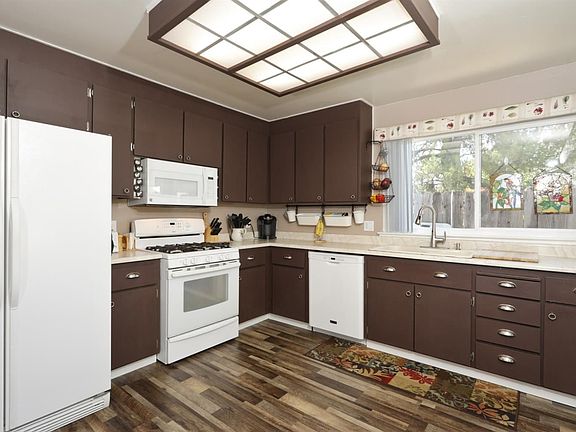 4th image of 6837 Hedgewood Dr