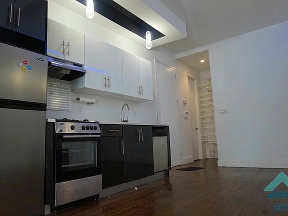 2nd image of 725 Driggs Ave #2RR