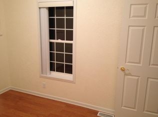 702 3rd Ave E, Williston, ND 58801