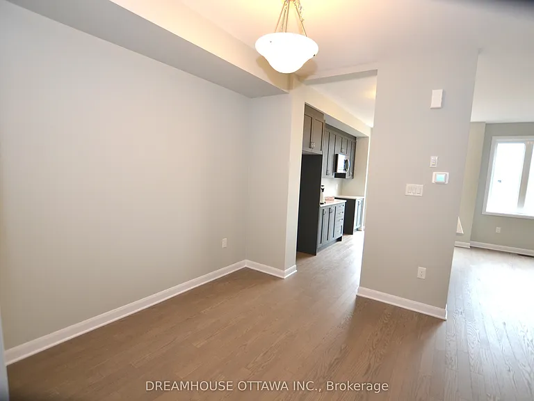 326 Gisborne Pl — Photo 5