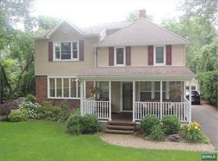 114 Highwood Ave, Midland Park, NJ 07432