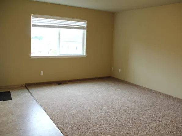 2028 SE Huckleberry Ave #A-d, Warrenton, OR 97146
