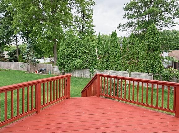 5th image of 1905 Savannah Ln