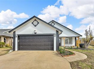 911 S 23rd St, Rogers, AR 72758