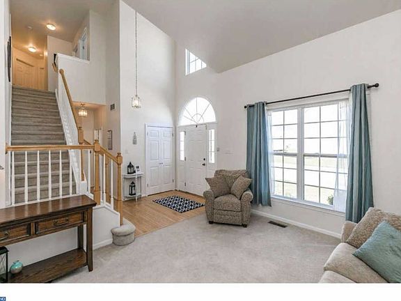 4th image of 122 Nassau Ln