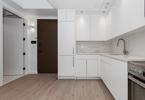 5th image of 101 Bruckner Blvd #8C