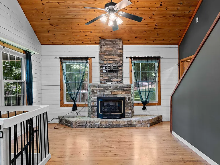 598 Hiwassee View Dr — Photo 8