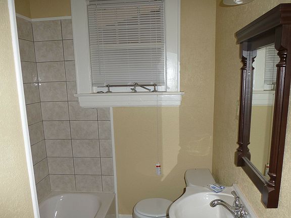 4th image of 2886 College St APT 4