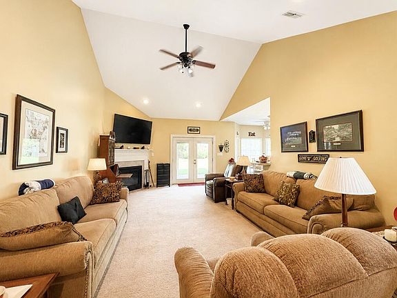 4th image of 146 Fairethorne Dr