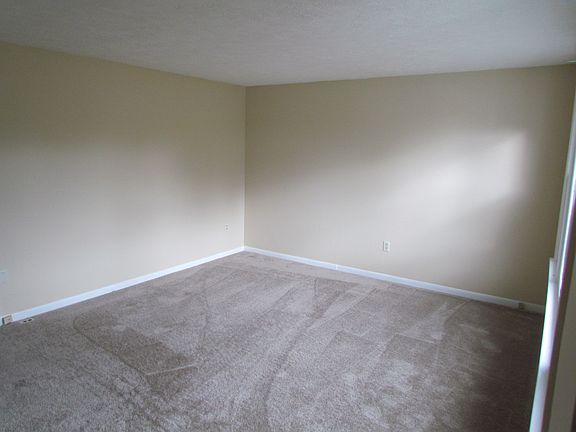 4th image of 2 Galwood Dr