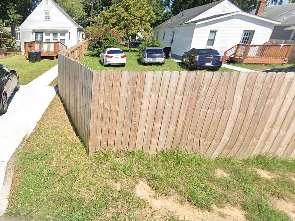 2nd image of 910 Brentwood Ave