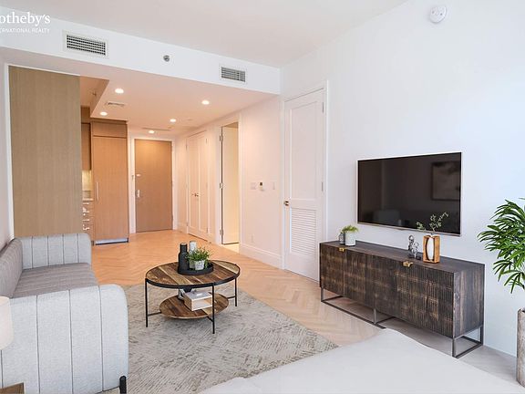4th image of 300 W 122nd St #4E