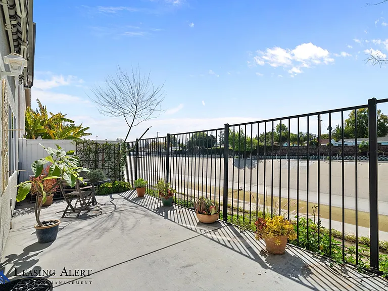 20300 Vanowen St #36 — Photo 24