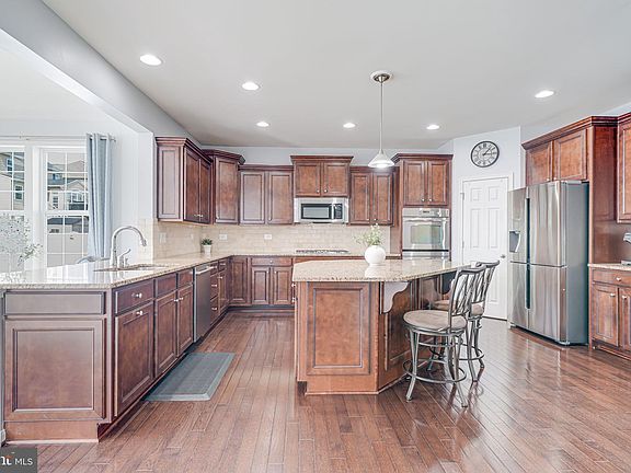5th image of 15202 Jennerette Ln