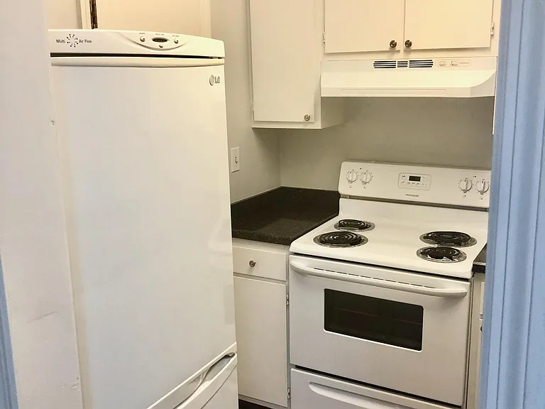 344 King St #B — Photo 8