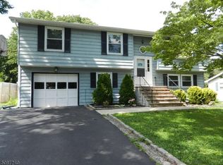 11 King Arthurs Ct, Bridgewater, NJ 08807