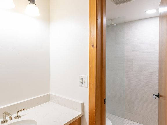 5th image of 755 E Hansen Ave APT 204