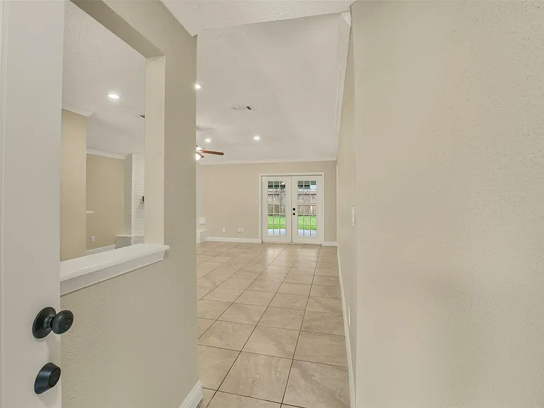 21211 Park Mount Dr — Photo 5