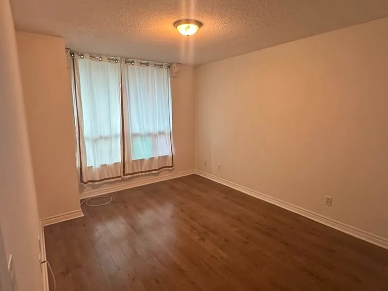 17 Barberry Pl #813 — Photo 4