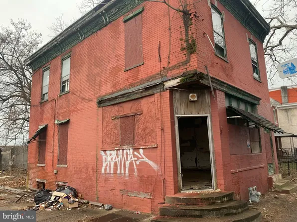 901 W 7th St, Chester, PA 19013