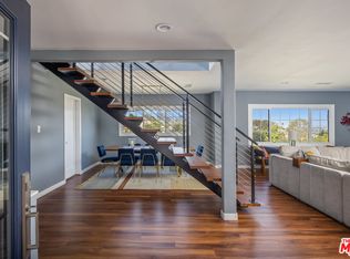 3887 Mount Vernon Dr, Los Angeles, CA 90008