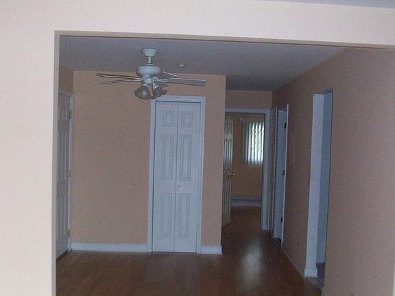 5th image of 2423 Crystal Ln APT 2B