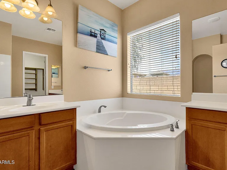 2403 E Robb Ln — Photo 22