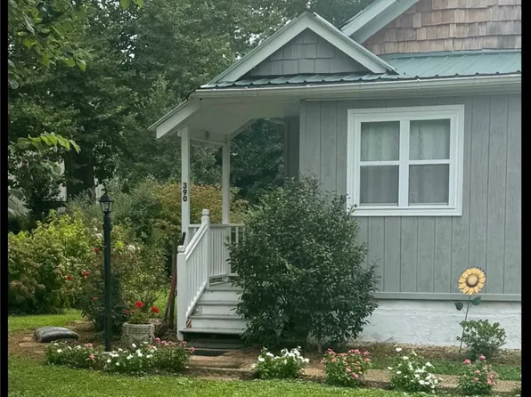 390 Park St, Urbanna, VA 23175