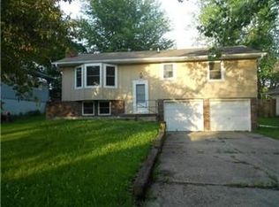 1309 S Clark Ave, Independence, MO 64057
