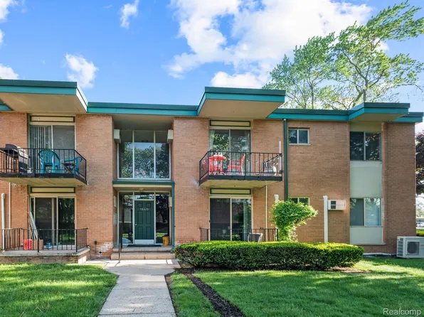 1840 Axtell Dr APT 6, Troy, MI 48084