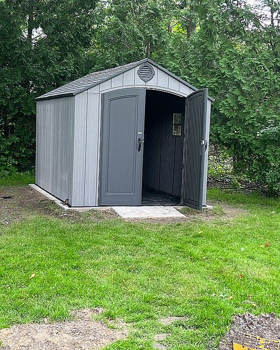 2nd image of 31605 Mayfair Ln