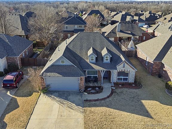 3rd image of 14220 S Vandalia Ave
