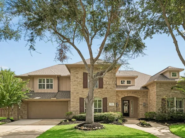 7703 Silver Pond Dr, Sugar Land, TX 77479