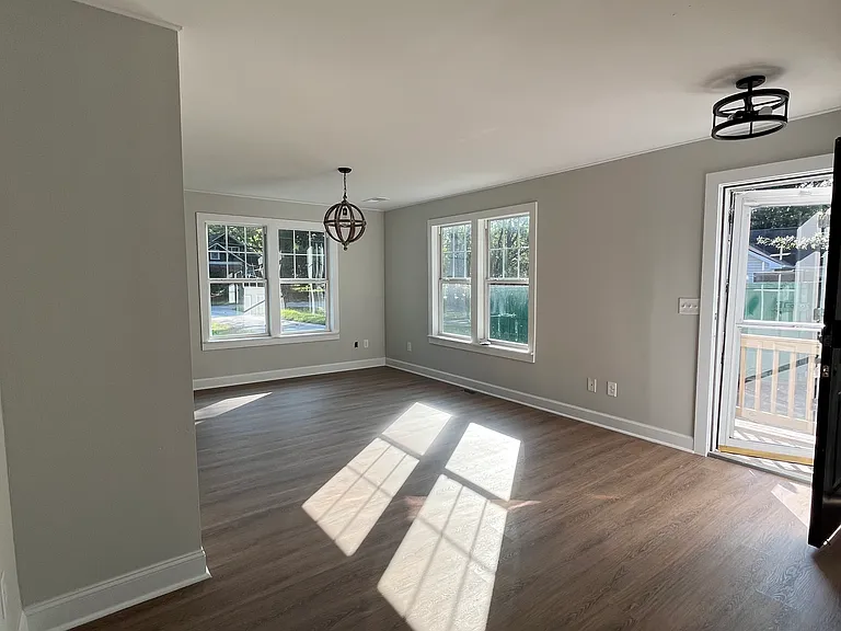 203 Covington St — Photo 4