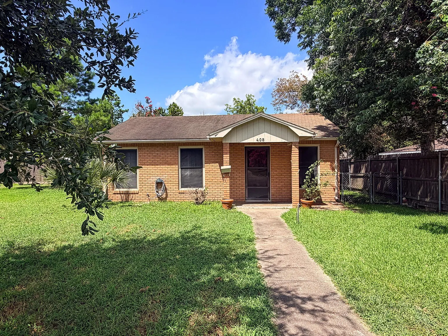 1 bed, 1.0 bath, 720 sqft, $950 — Photo 1