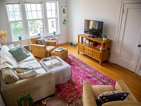 2nd image of 1618 W Granville Ave APT 3N