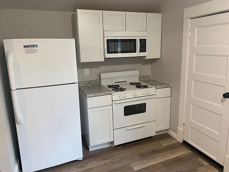 630 Chicago Ave — Photo 1