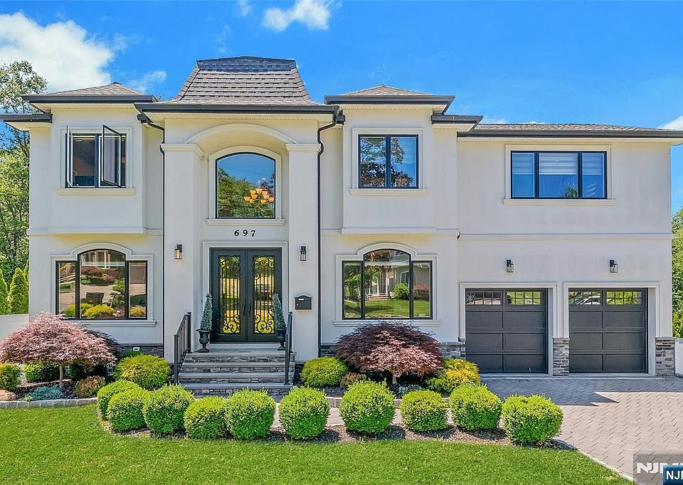 1st image of 697 Terrace Dr