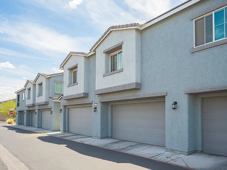 2715 Amazing Meadows Ave — Photo 5