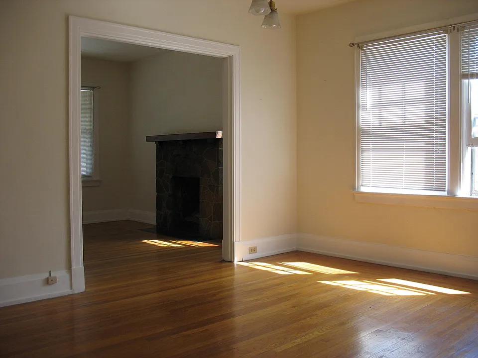 Living and dining room oak floors
