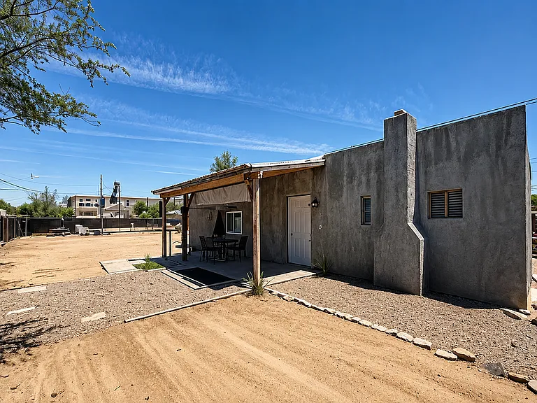 1122 E Portland St — Photo 1