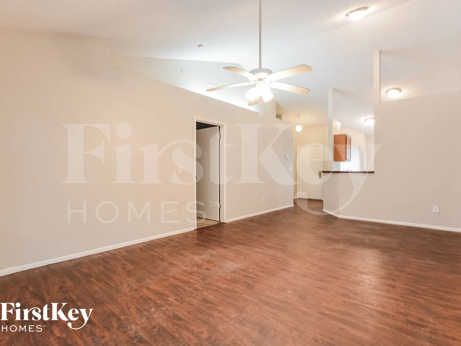 3 bed, 2.0 bath, 1130 sqft, $1,900 — Photo 4