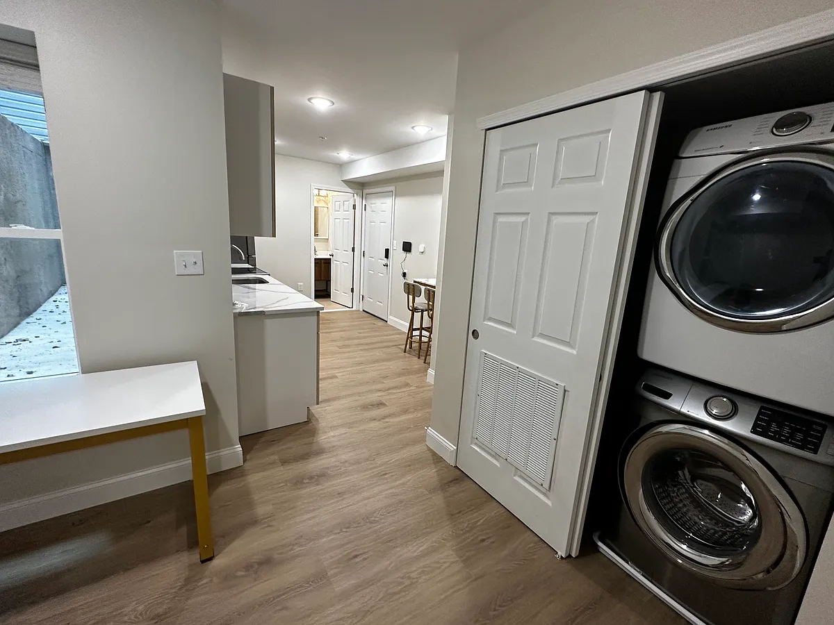 Building Photo - 42 N 40th St #2