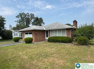 26 Lincoln Dr, Tamaqua, PA 18252