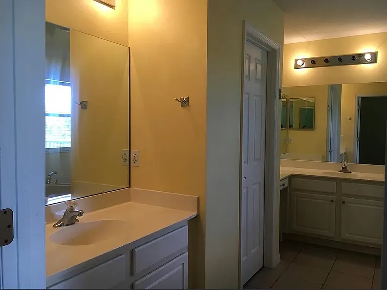 9805 Portofino Dr — Photo 7