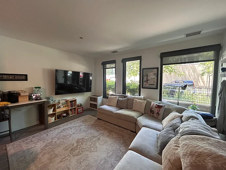 33 S Peoria St #9T — Photo 3