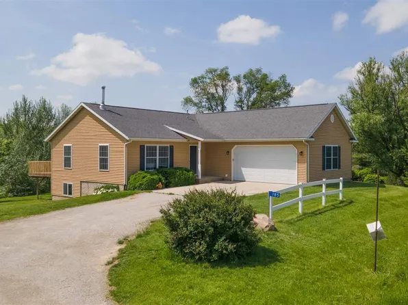 185 Main St, Kalona, IA 52247