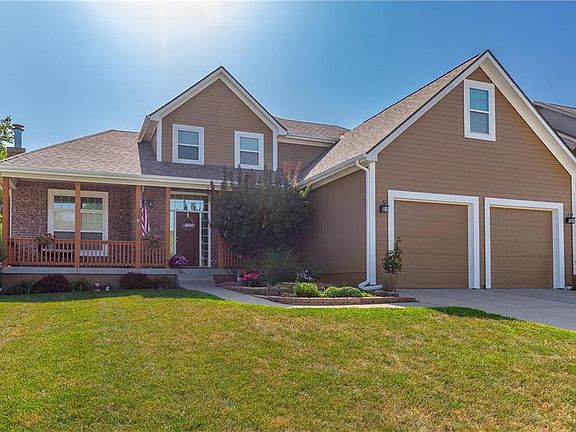 5th image of 18201 Rollins Dr