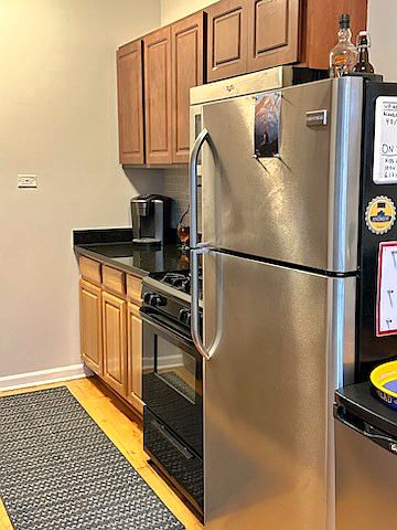 1st image of 931 W Leland Ave APT 301