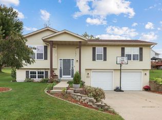 433 S Creek Dr, Elkhorn, WI 53121
